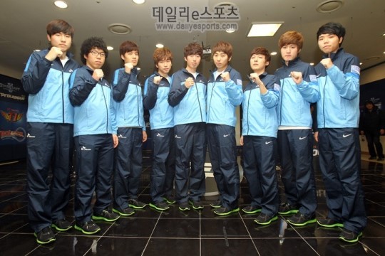 2023年3月1日，LGD.Jinjiao选手选出卡莉丝塔，此为该英雄第一次以辅助位置登上LPL赛场