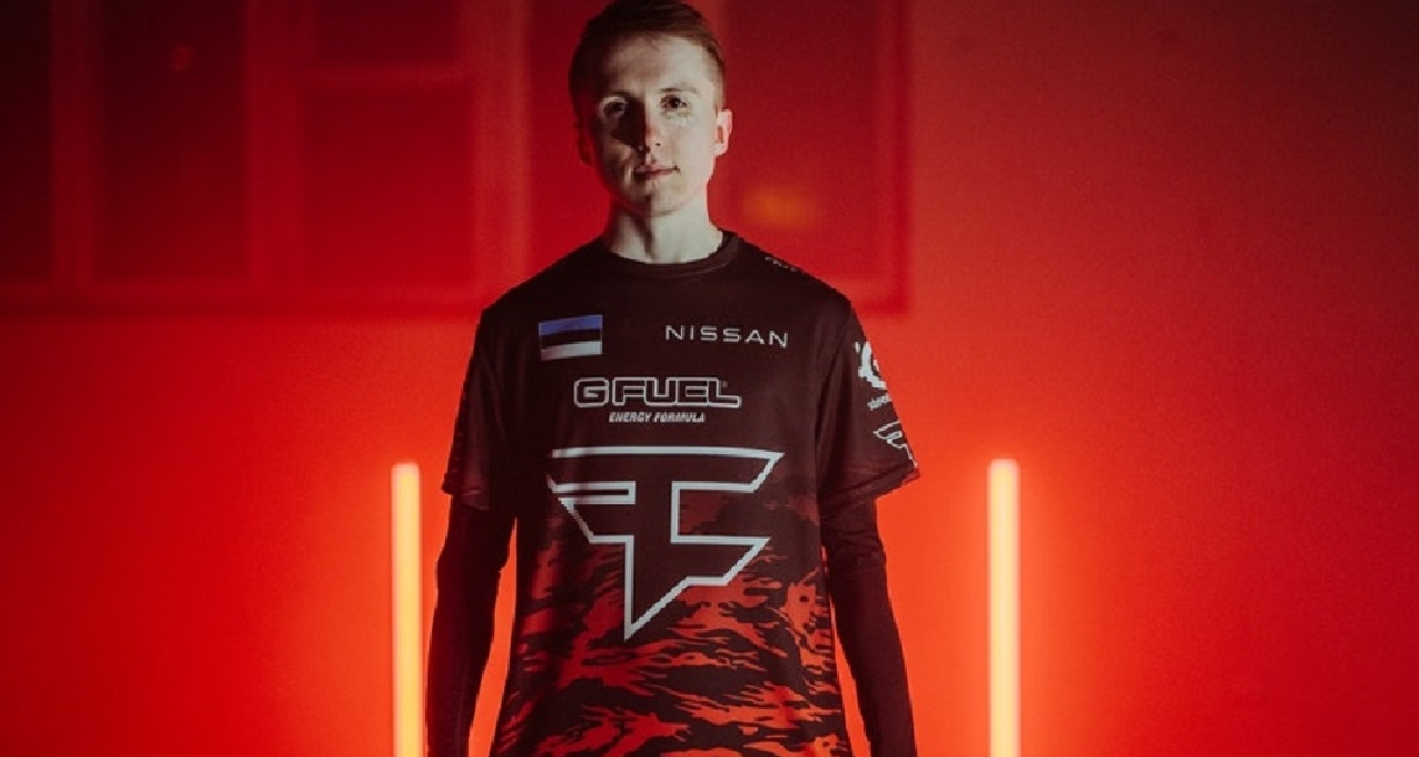 2025LPL夏季賽今日賽事海報：D組關鍵之戰，誰將登峰問鼎？